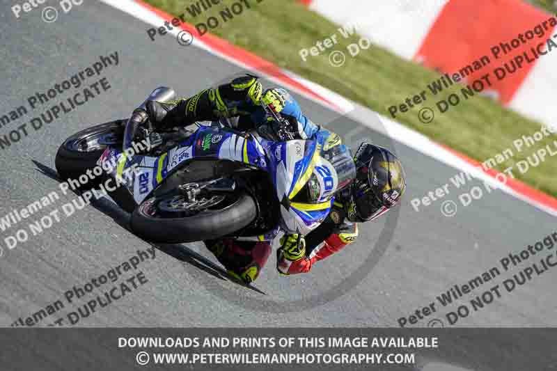 cadwell no limits trackday;cadwell park;cadwell park photographs;cadwell trackday photographs;enduro digital images;event digital images;eventdigitalimages;navarra;no limits trackdays;peter wileman photography;racing digital images;trackday digital images;trackday photos